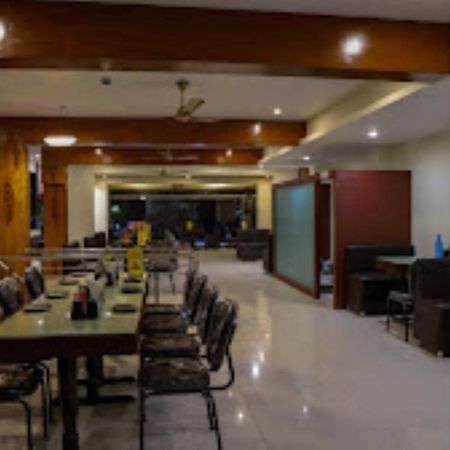 Hotel Vaibhav,Akola 외부 사진