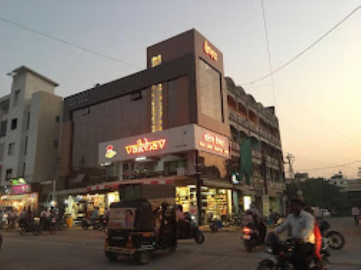 Hotel Vaibhav,Akola 외부 사진