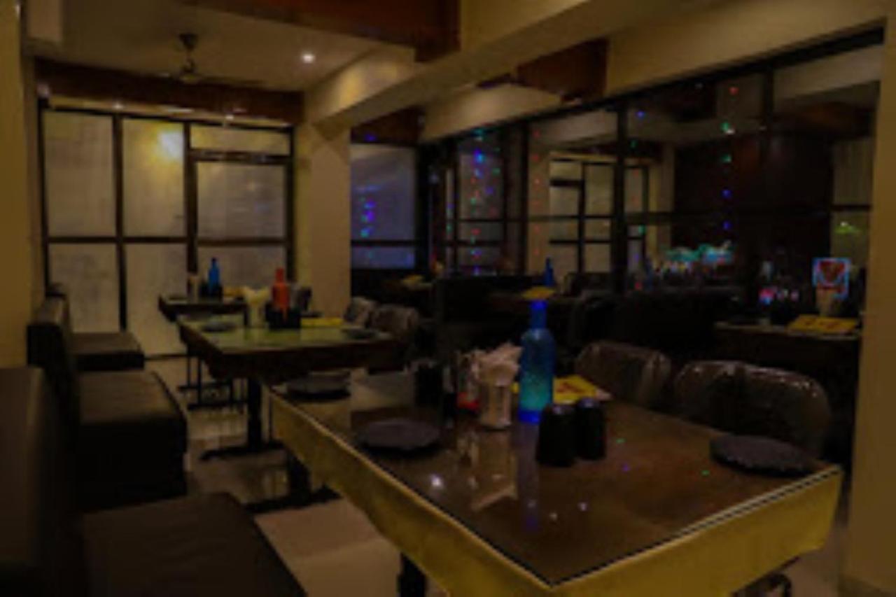 Hotel Vaibhav,Akola 외부 사진