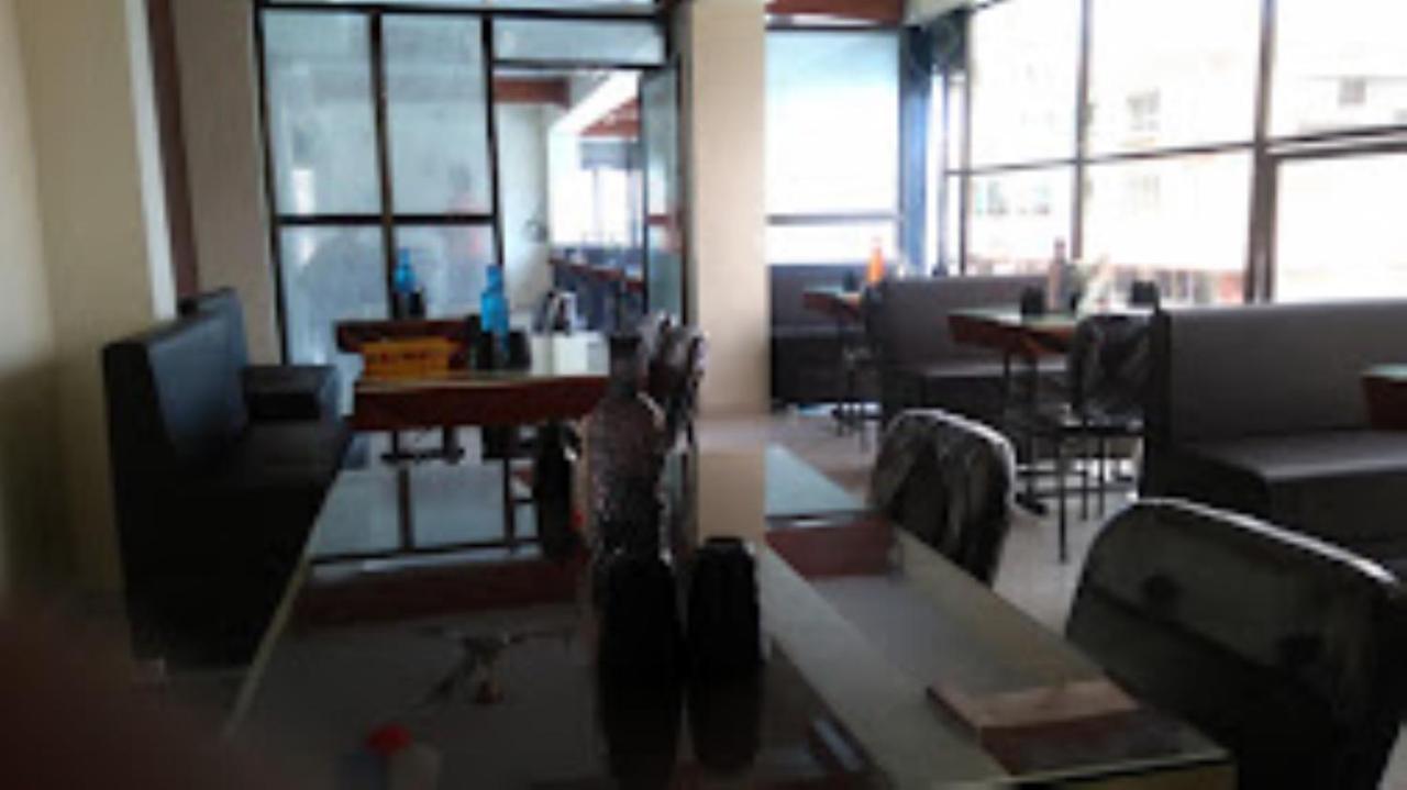 Hotel Vaibhav,Akola 외부 사진