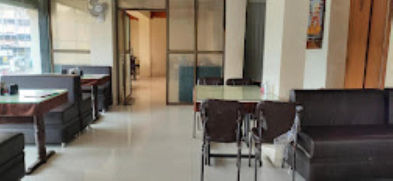 Hotel Vaibhav,Akola 외부 사진