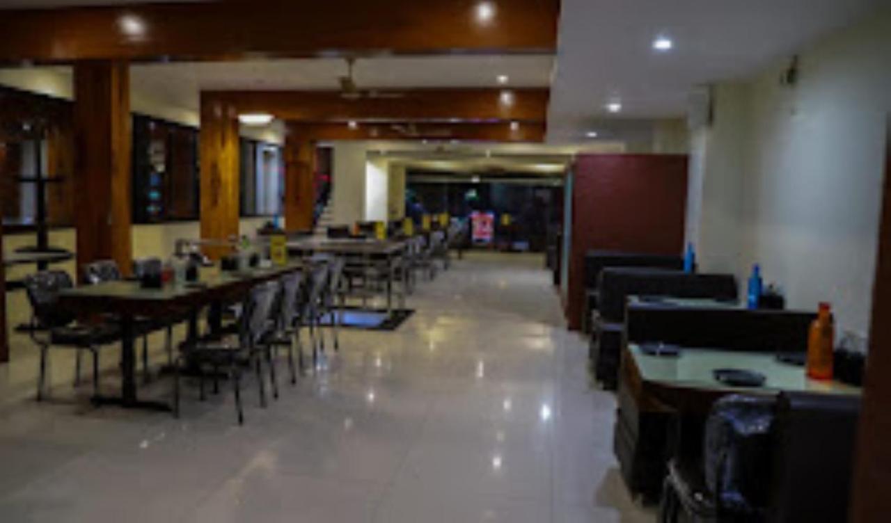 Hotel Vaibhav,Akola 외부 사진